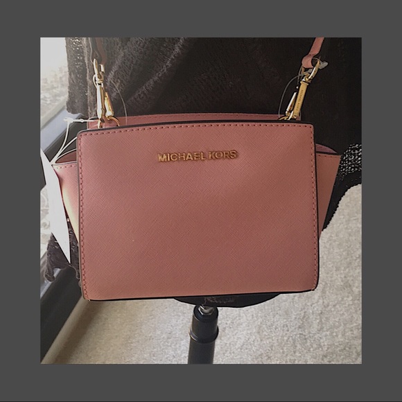 Michael Kors Handbags - 🌸Michael Kors”Selma”Crossbody Bag/Was$119 now $98